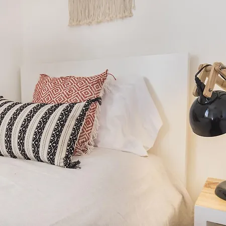 Bonsai Light & Comfort Flat By Lovelystay *