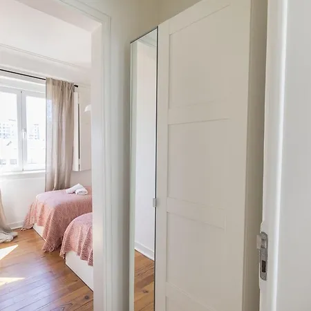 Apartment Lovelystay - Bonsai Light And Comfort Flat *