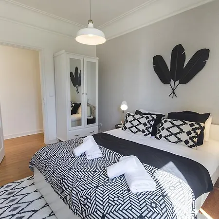 Bonsai Light & Comfort Flat By Lovelystay